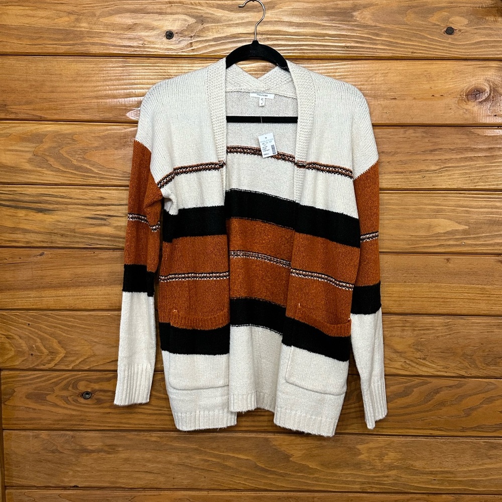 Maurice’s size small cardigan.
